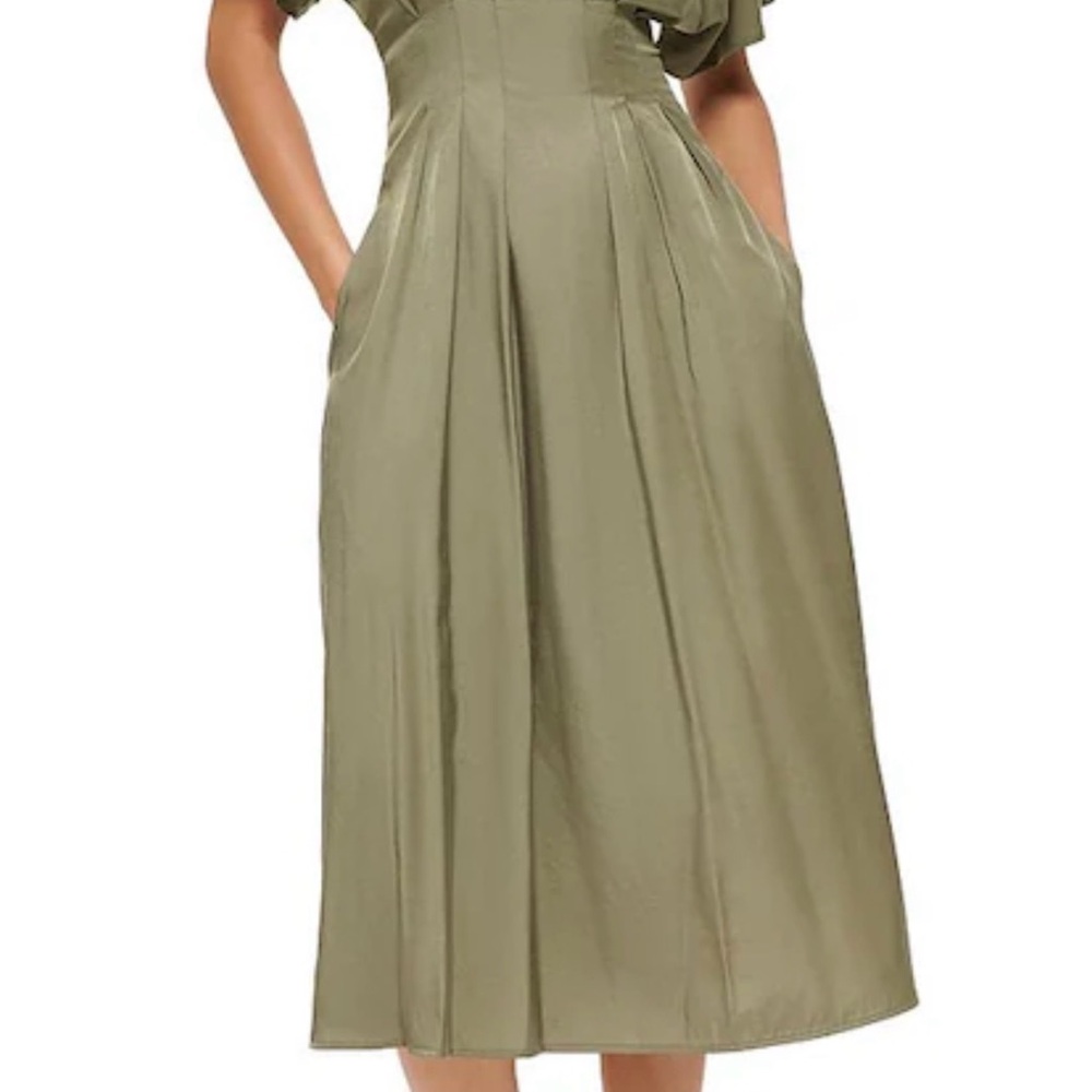 Kensie
Short Sleeve Smocked Waist A-Line Midi Dress - Sage